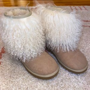 Short Sheepskin Cuff UGG Boots- Size 7 TAN